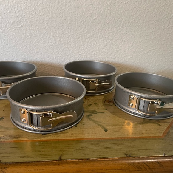 Small Cheesecake Baking Forms - Picture 1 of 4